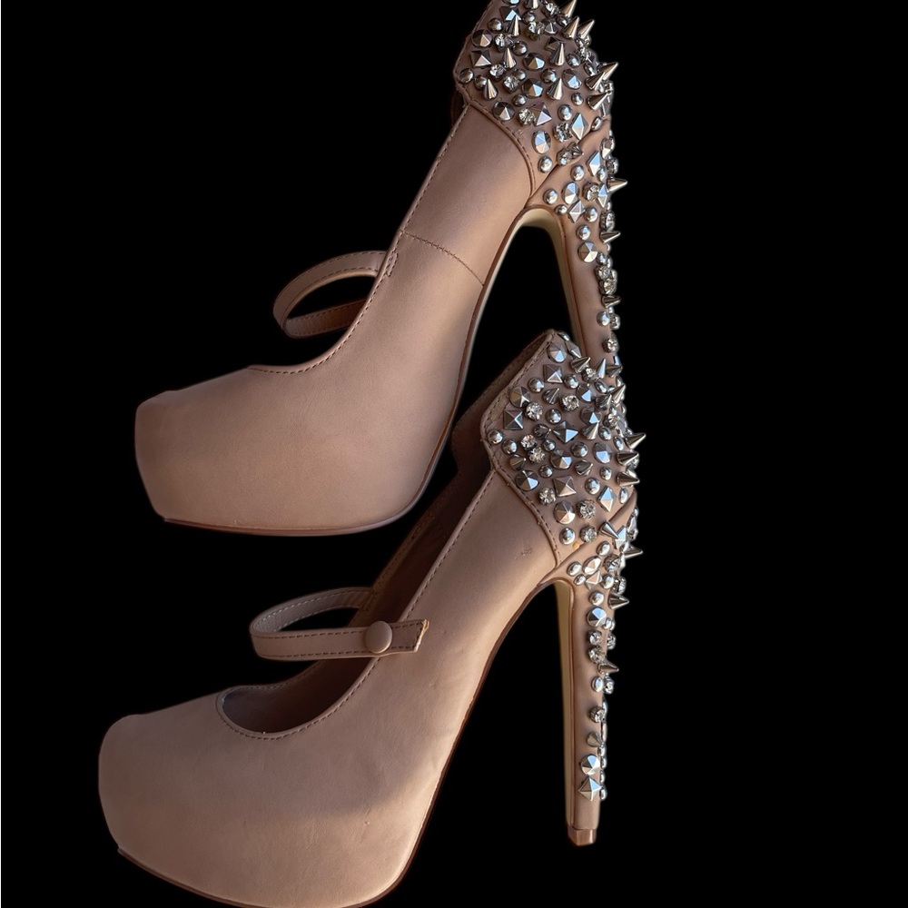 Colin Stuart Spiked Tan Heels